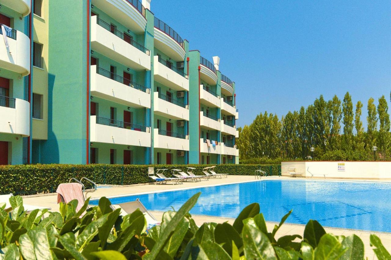 Apartment In Caorle With Heating Kültér fotó