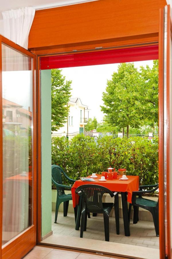 Apartment In Caorle With Heating Kültér fotó