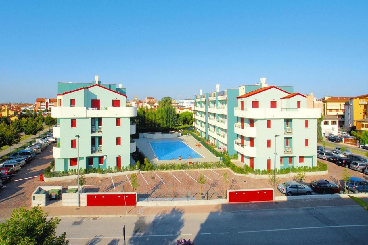 Apartment In Caorle With Heating Kültér fotó